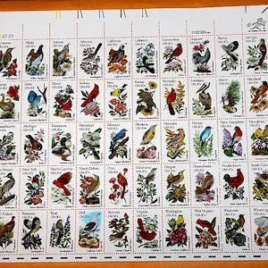 Sellos postales estadounidenses antiguos de 20 centavos sin usar. Sellos de aves y flores de los 50 estados. Juego de 50 sellos