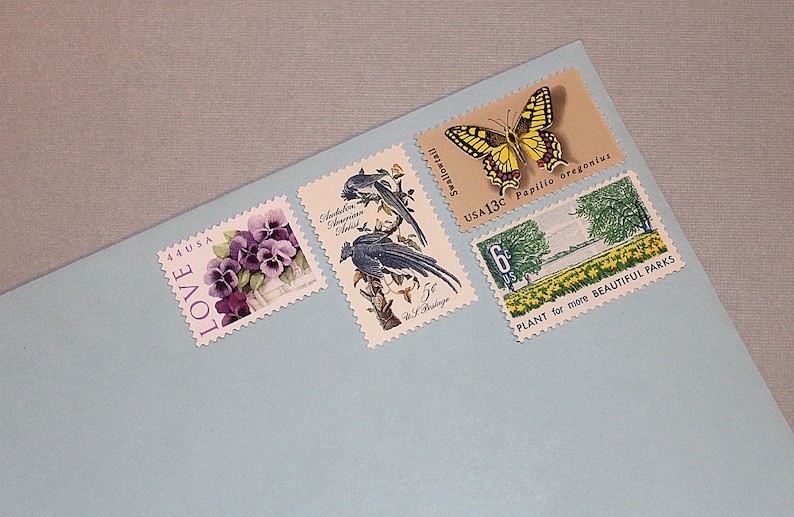 BLUMENLIEBE Unbenutzte Vintage Briefmarken Mail 5 Buchstaben 68 Cent Hochzeitsblumen Dekorieren mit Blumen Liebesbriefe Stiefmütterchen Bild 2