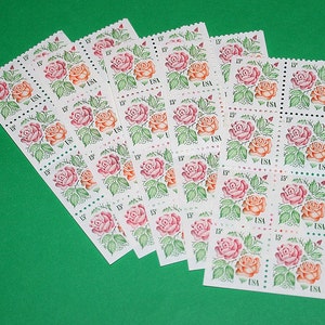 Paquete de 20 sellos. Sellos postales antiguos nuevos de 15 céntimos. Rosas de jardín. Ramos florales, flores de boda, horticultura, jardinería, perfumes.