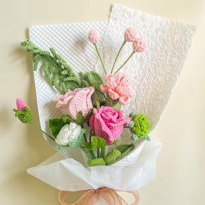 Handmade Crochet Rose Bouquet: Everlasting Floral Gift