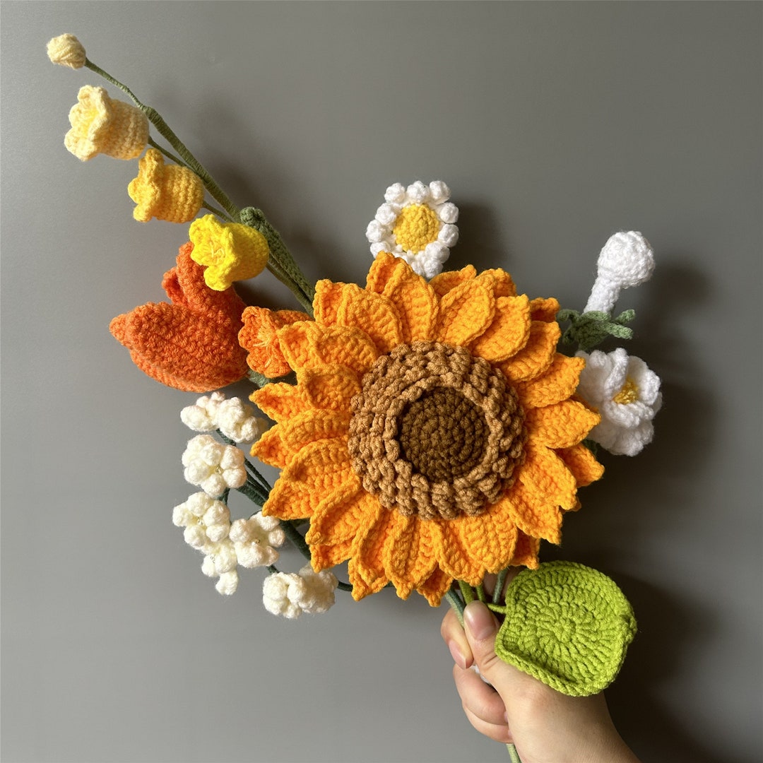 Handgehäkelter Blumenstrauß Aus Milchbaumwolle – 35cm Mit Rosen & Gänseblümchen Für Geschenke