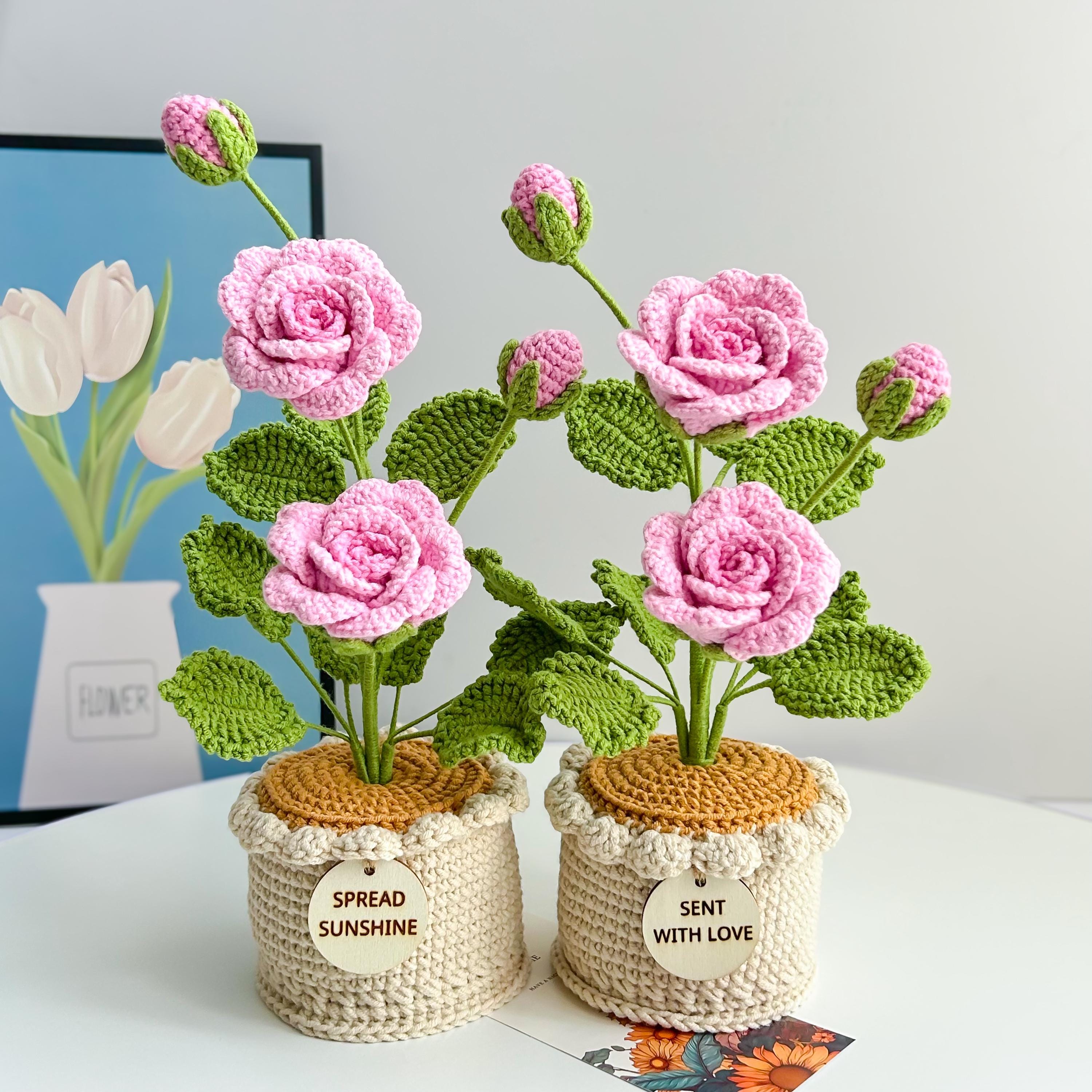 手作りかぎ針編みの鉢植えバラ：お母さんへのパーソナライズギフト