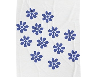 Cottage Core Daisy Print Velveteen Plush Blanket