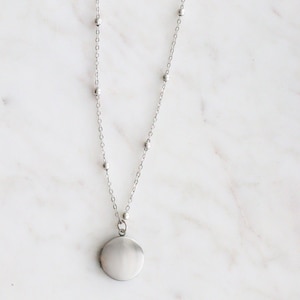 Silver Locket Necklace | Small Round Locket on 32 Inch Chain | 23mm Diameter