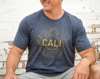 California Graphic Short Sleeve T-Shirt for Men | Cali Mountains Topographical Map Tee for Hiker or Climber