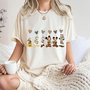 Retro Musse Pigg och vänner leopardballong Animal Kingdom-tröja, Vintage Safari Mode T-shirt, Familjeresa 2024, Magic Kingdom