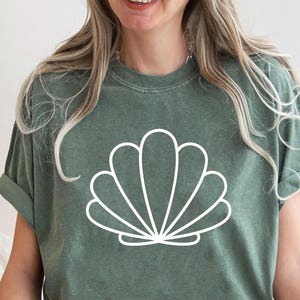 SeaShell Shirt, Beach T-Shirt, Summer Woman Shirt, Aesthetic Shirt, Ocean Lover Gift, SeaShell T-Shirt
