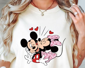 Camiseta Mickey e Minnie Valentine Comfort Colors, Camiseta Disneyland Love, Moletom Dia dos Namorados, Camiseta Disney Lover Valentines