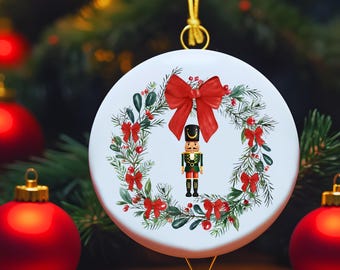 ピンクのくるみ割り人形のクリスマスオーナメント：陶器のホリデー