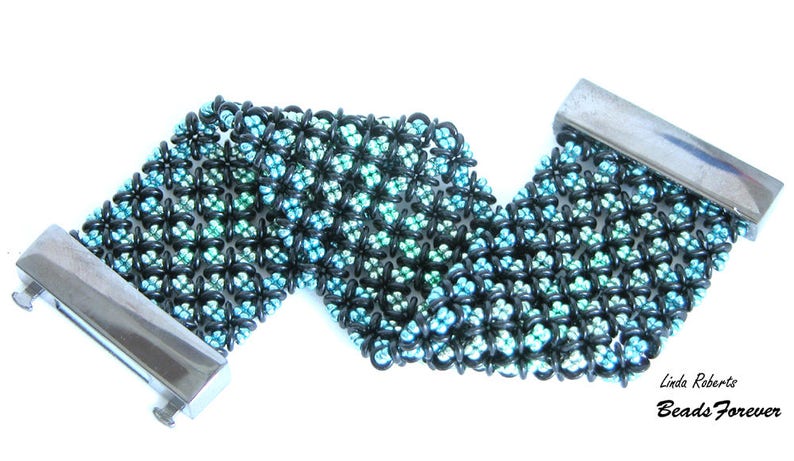 Beading Tutorial Hopscotch Bracelet Right Angle Weave O beads image 9