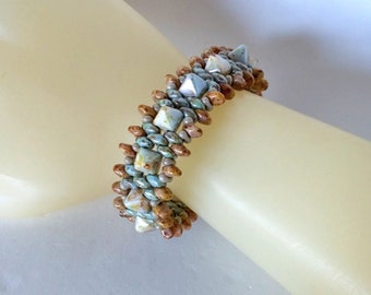 Little Pyramid Beaded Bracelet 6 1/4" length