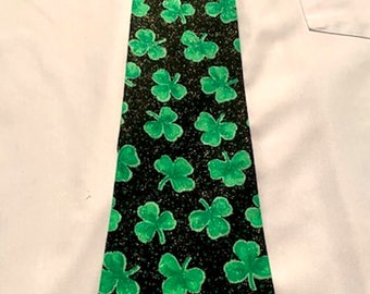 St. Patrick Necktie with Gold Specs