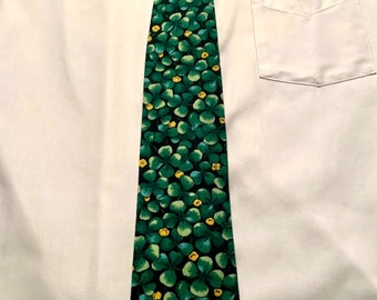 St. Patrick Necktie Yellow Small flowers