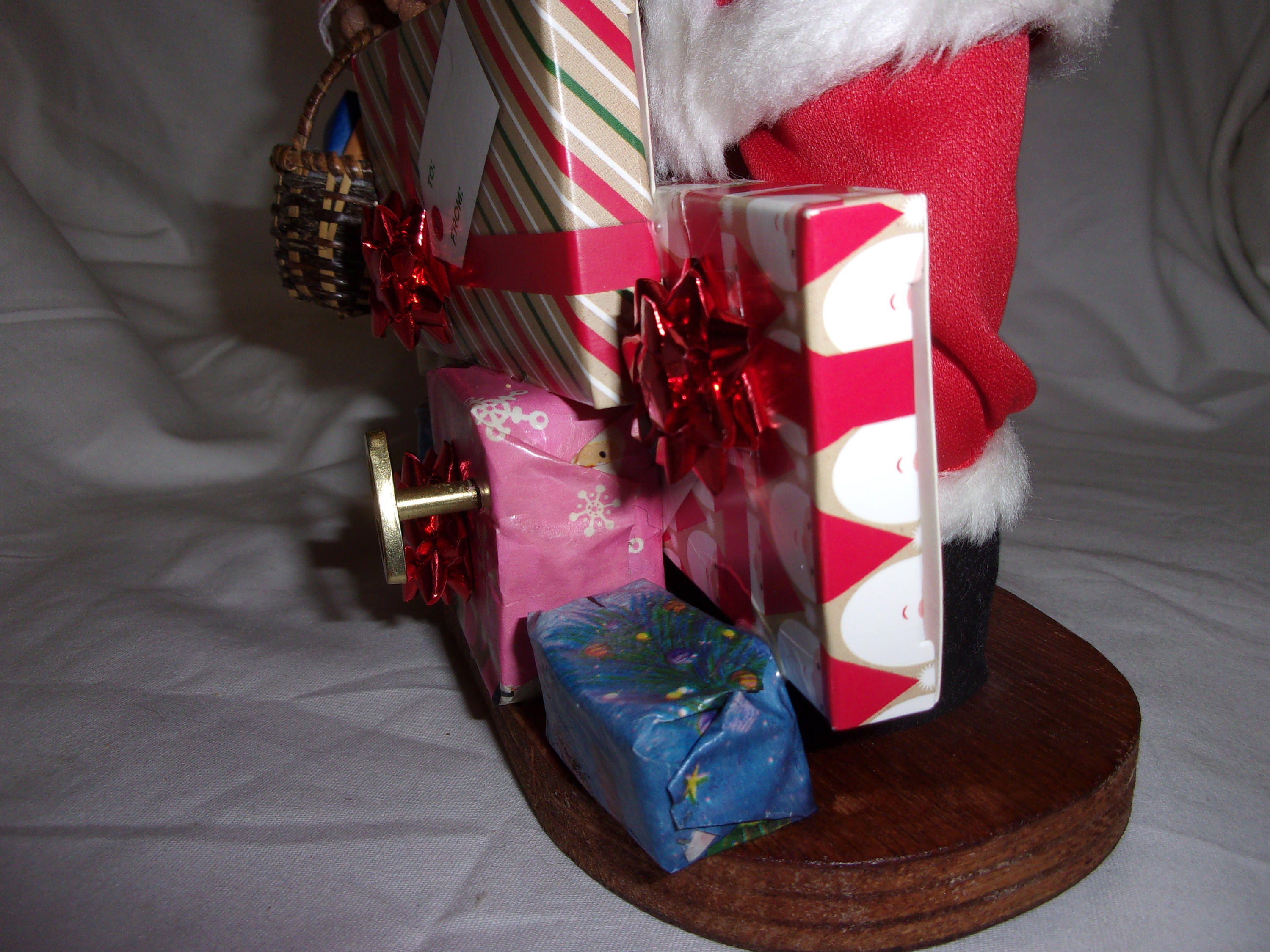 Santa Claus Music Decoration, Mrs. &amp; Mr. Claus, Music Decoration