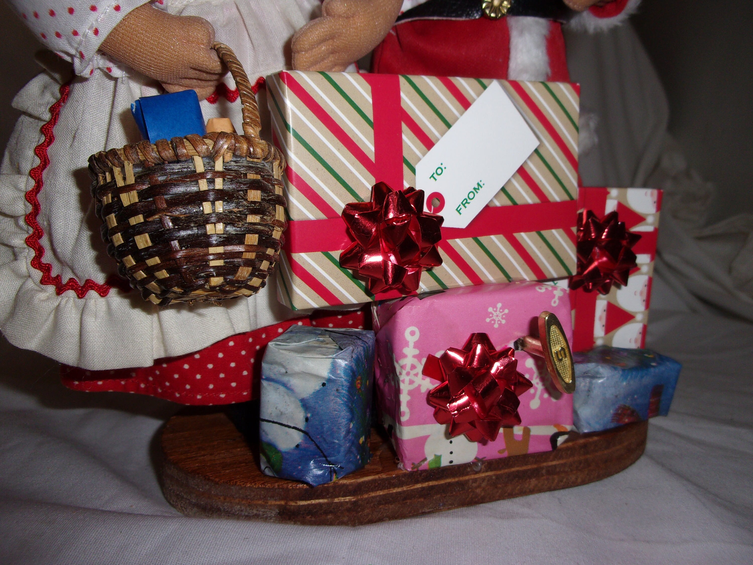 Santa Claus Music Decoration, Mrs. & Mr. Claus, Music Decoration