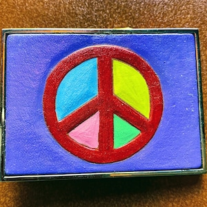 Belt Buckle with Peace Sign