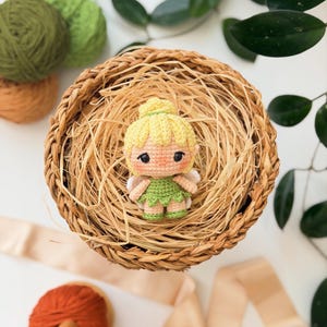 Engelskt virkmönster för amigurumi till skogsälvor (PDF)