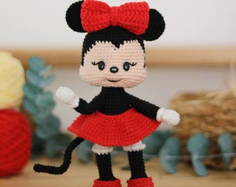 Patrón de amigurumi de ratoncita (PDF)