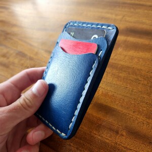 Cartera vertical de piel en color azul, hecha a mano, piel de grano completo, tarjetero de bolsillo delantero fino, cosida a mano, minimalista, regalos para él