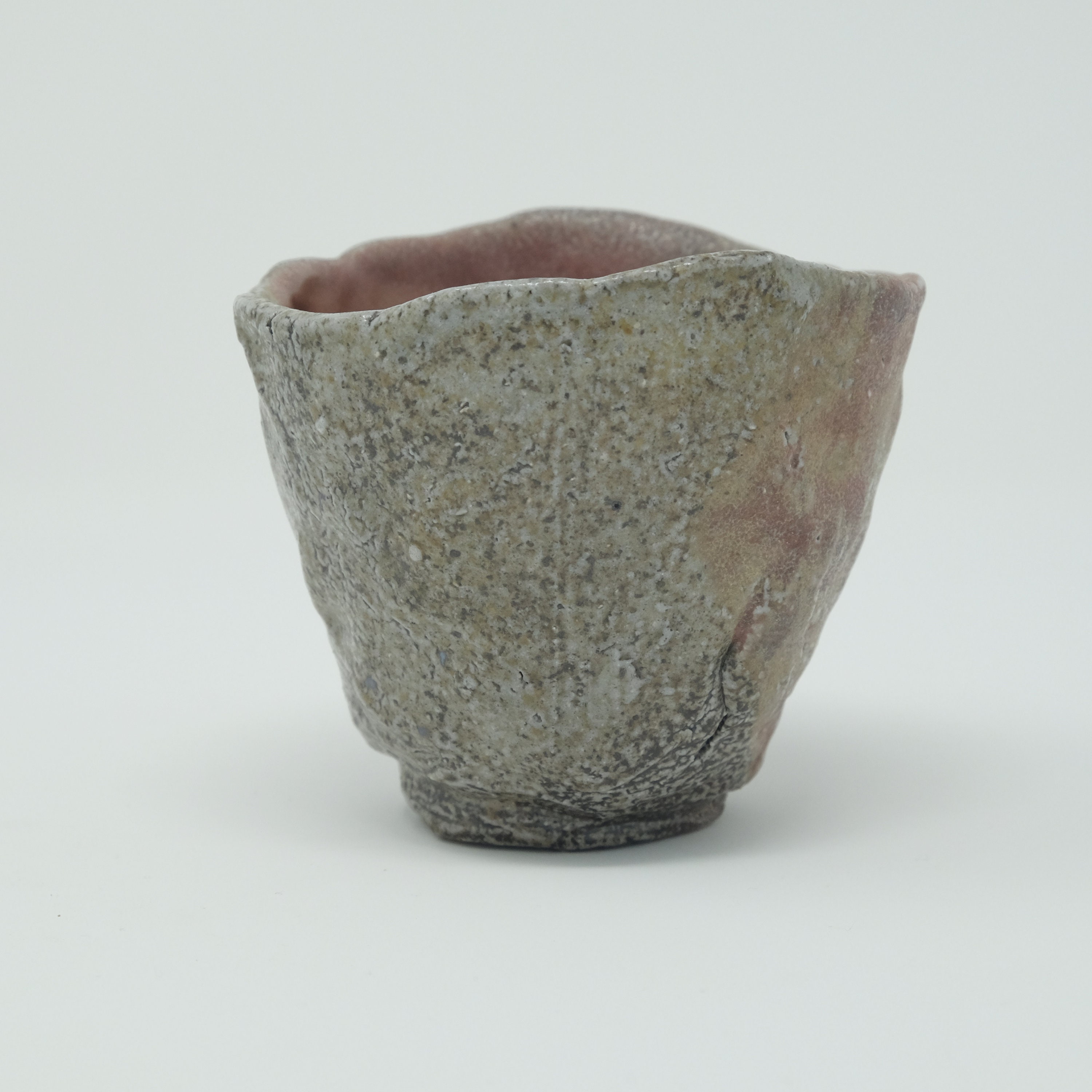 GUINOMI ウォールナット Kuma Shino Guinomi by Kumano Kurouemon (b 1955) — CeramicARTyson