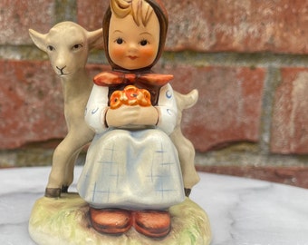 Hummel Goebel „Good Friends Girl With Lamb“ Figur #182 Made in Germany