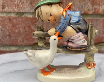 Figurine Hummel Goebel « Garçon sur une clôture avec canard » fabriquée en Allemagne