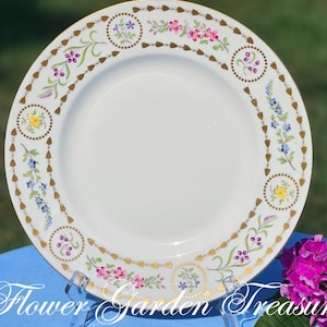 Dinner Plate Trianon by Royal Worcester, English Bone China Dinner Plate, Royal Worcester Rare Pattern Porcelain, Delicate Flowers Plate