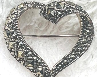 Vintage Sterling Silver Marcasite Open Heart Brooch 1" 5g