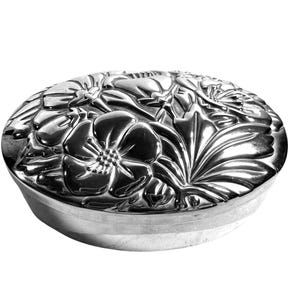 Vtg Silver Plated Oval Trinket Box Repousse&#39; Design Int Silver Co 3.4 X 2.2 X 1&quot;