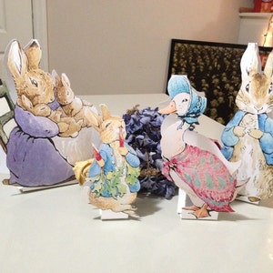 INSTANT DOWNLOAD MEDIUM - Peter Rabbit Cut Out Stands - 12 Personaggi - Decorazioni per il tavolo del baby shower - Beatrix Potter Peter Rabbit Stands