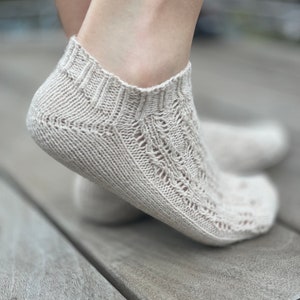 KNITTING PATTERN - Peyton Socks - knitted socks - sock pattern - lace knitting - sock knitting - ankle socks - intermediate knitting project