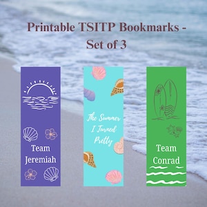 Puede incluir: Conjunto de tres marcapáginas imprimibles con temática veraniega. Los marcapáginas presentan una puesta de sol sobre el océano, un diseño de conchas marinas y un diseño de tabla de surf. El texto en los marcapáginas dice "Team Jeremiah", "The Summer I Turned Pretty" y "Team Conrad".