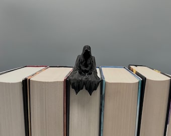 Figurine fantôme assis Livre imprimé 3D Self Decor Bookish Merch Grim Reaper Book Nook