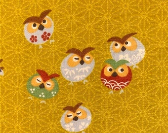 Cute Owls フクロウ 梟  Japanese cotton fabric Y-3060-28A yellow