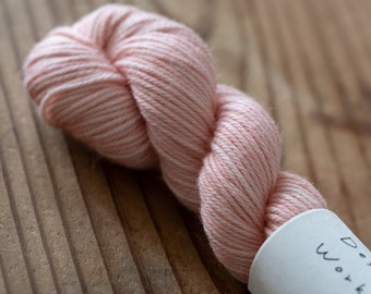 Maito Natural Dyed Stitching Thread for sashiko and kogin monochrome pink color 10309-SP