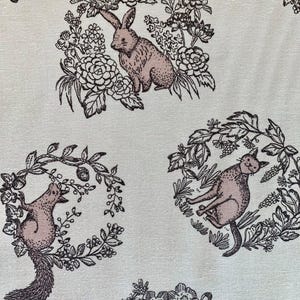 Atelier Cocon Animal Portraits Koizumi Japanese cotton fabric 142-1279-A3 white pink