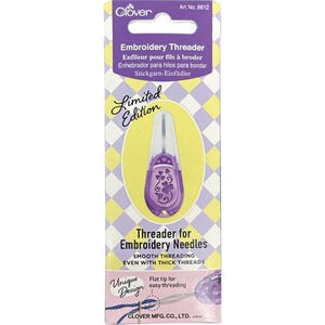 Clover Embroidery Needle Threader 8611 green