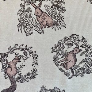 Atelier Cocon Animal Portraits Koizumi Japanese cotton fabric 142-1279-A3 white pink