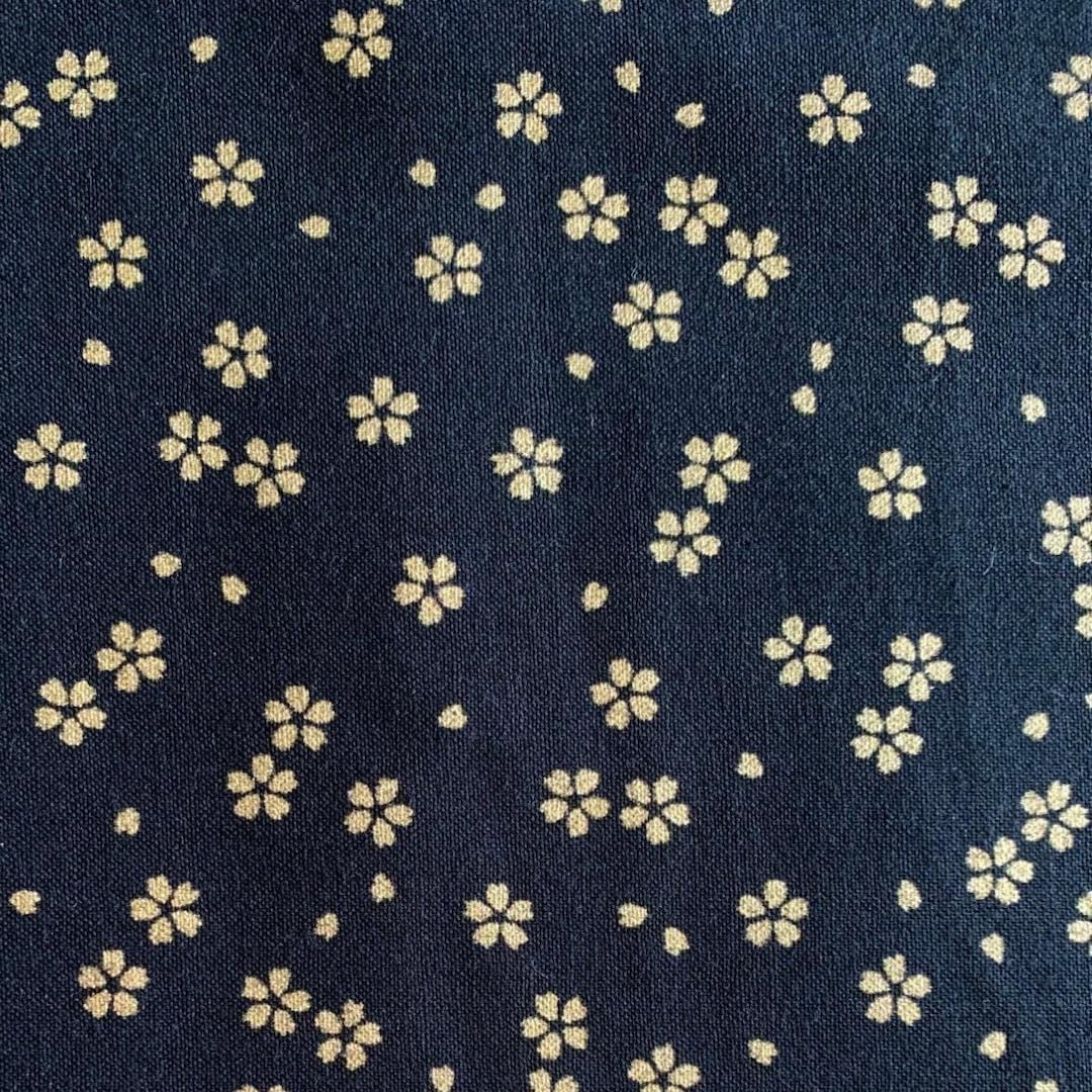 七桜 Golden Sakura Cherry Blossoms Sevenberry Japanese Cotton Fabric