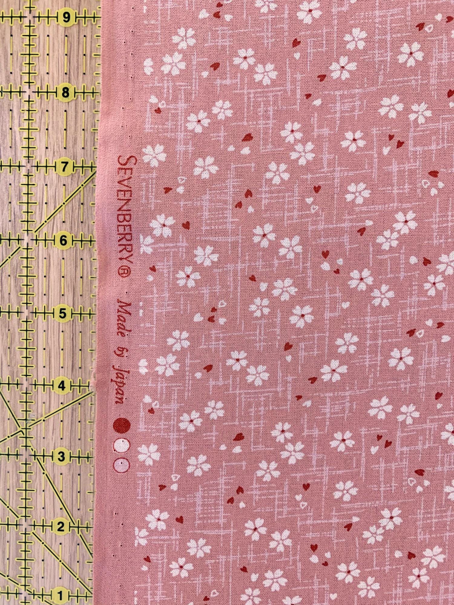 ハッピーベリー 1207 Tiny Cherry Blossoms Sevenberry Japanese Cotton Fabric 88227