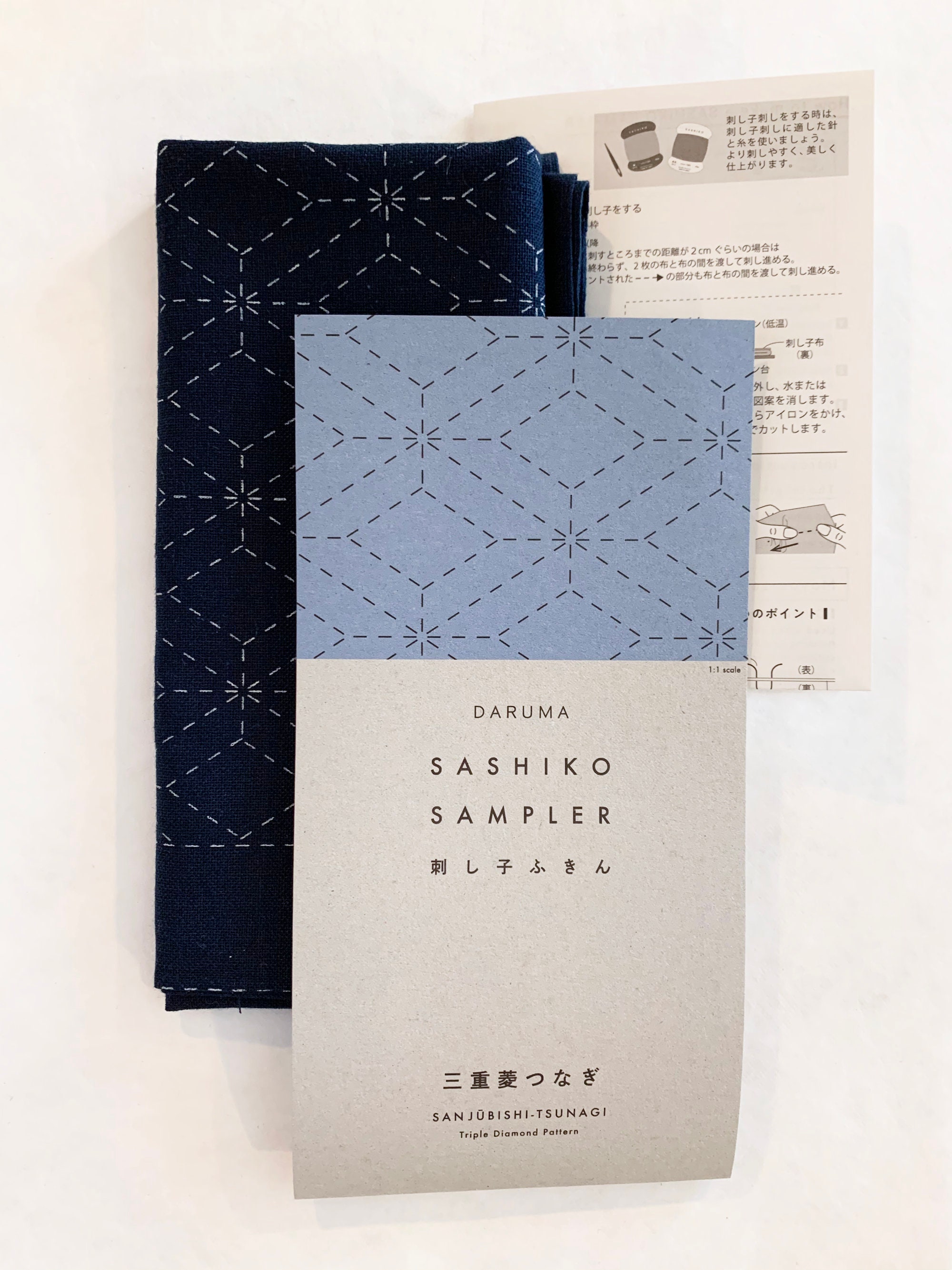 Daruma Sanjubishi-tsunagi Triple Diamond Pattern Sashiko Fukin
