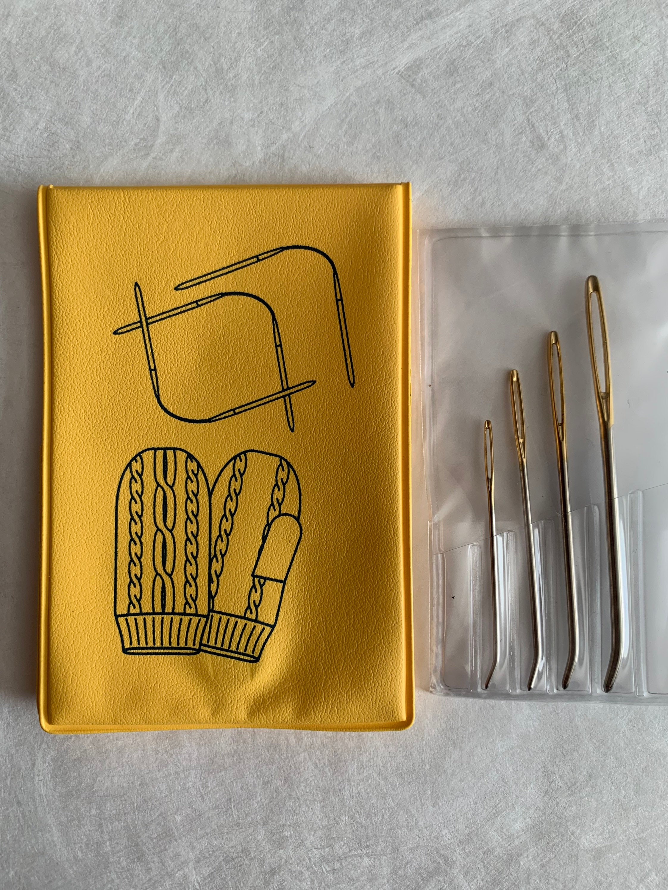 Tulip Tapestry Needles in Magnetic Case Assorted Sizes Amicolle - Etsy
