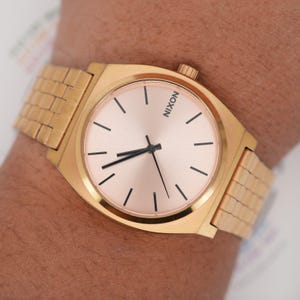 Nixon The Time Teller 37mm Minimalist Watch Salmon Pink Dial Rose Gold A045 image 3