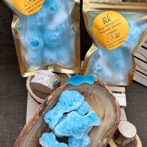 Freeze-dried Gummy Sharks PUFFS-Freeze dried candy snacks-kids snacks-freeze dried deserts-trail food-Sweet Candy Party Favors Gifts.