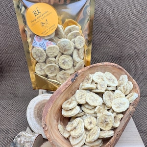 Organic freeze dried banana chips-bananas slices-Healthy fresh fruit snacks-healthy kids snacks-Hikers delight-Natural dessert-trail mix.