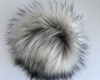 Luxury Husky long-haired Faux Fur Pom Pom