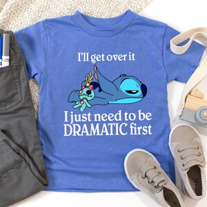 Camiseta gráfica de Stitch divertida: camiseta con cita dramática H. Columbia Blue