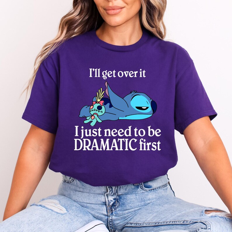 Camiseta gráfica de Stitch divertida: camiseta con cita dramática Morado