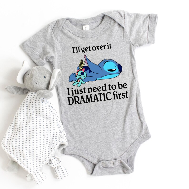 Camiseta gráfica de Stitch divertida: camiseta con cita dramática Athletic H. Grey