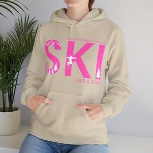 Ski wie ein Mädchen-Hoodie, personalisiertes Ski-Resort-Sweatshirt, Unisex-Sweatshirt aus der schweren Mischung, Skibekleidung, Geschenk für Skifahrer, Ski-Vibes